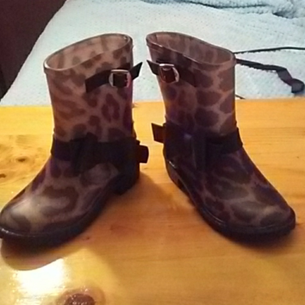 Lil girls rain boots